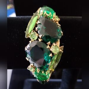 D&E Large Green Teardrop Rhinestone Bangle Bracelet 1960s